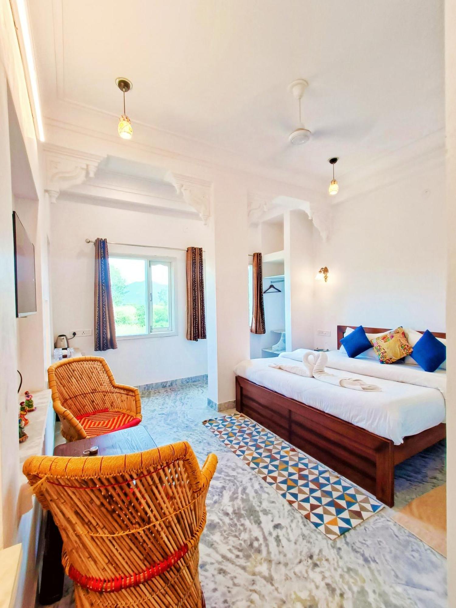 Prakash Ji'S Haveli -Luxurious Lakeside Retreat- Hotel Udaipur Room photo